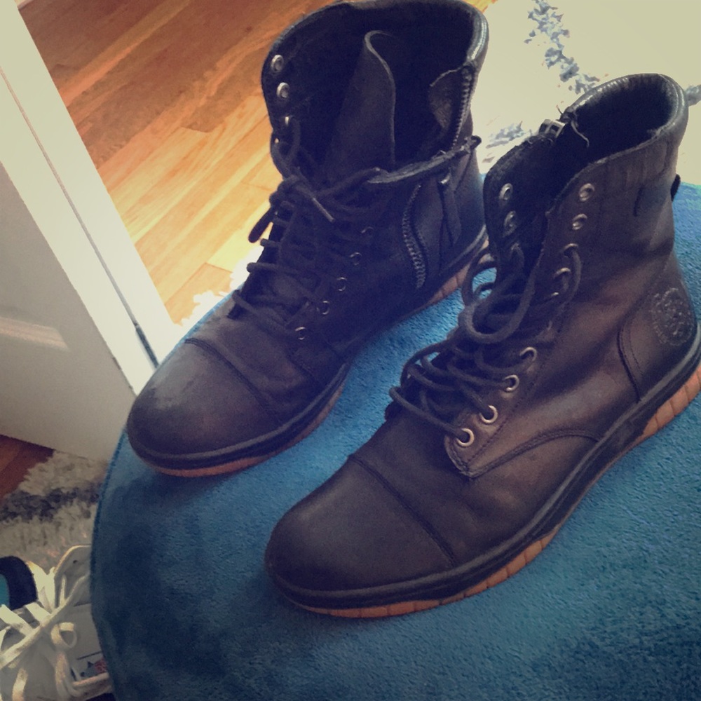 Casual boots